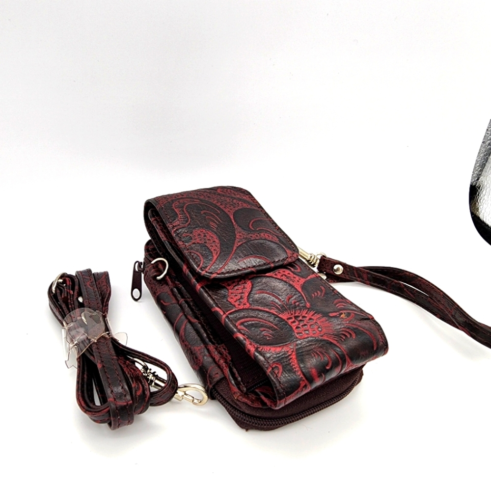 Wilson's leather wallet cellphone holder vintage NWT  red and black